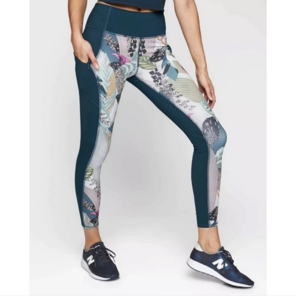 Athleta Oasis Contender Tropical Leaf 7/8  Length Pocket Legging Women's Size XS - Picture 11 of 11